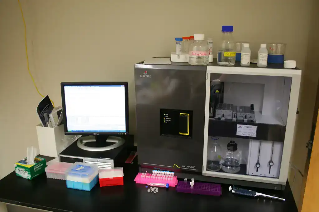 Biacore surface plasmon resonance instrument used for label-free binding kinetics measurement